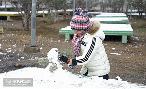 بارش برف زمستانی در بوستان سرخ حصار 18