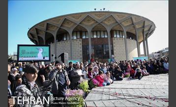 جنگ شادی در تئاتر شهر 8