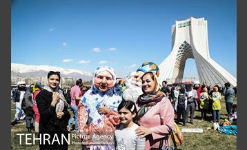 جشن تحویل سال ۱۴۰۰ در میدان آزادی  12