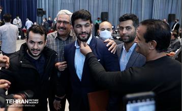 مراسم تجلیل از کشتی‌گیران تیم ملی 46