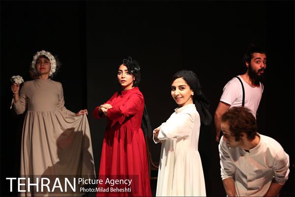 نمایش شازده احتجاب 9