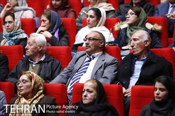 نشست  شهردار تهران با رهبران دینی،چهره های برجسته و شهروندان مسیحی آشوری و ارمنی 2