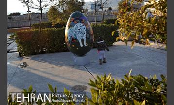 برج میلاد میزبان لاله های بهاری و تخم مرغ های رنگی 5