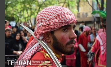 مراسم عزاداری ظهر عاشورا در بازار تهران 9