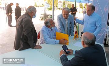 میز خدمت شهرداری تهران در نماز جمعه 8