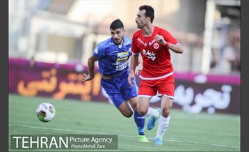 دیدار تیم‌های فوتبال استقلال و پدیده 7