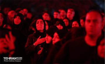 آئین بدرقه زائران اربعین در میدان آزادی 4