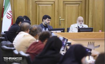 نشست صمیمانه رئیس شورای اسلامی شهر تهران با اصحاب رسانه 6