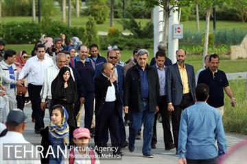 ششمین همایش پیاده روی خانوادگی بازنشستگان شهرداری تهران با حضور شهردار تهران 35