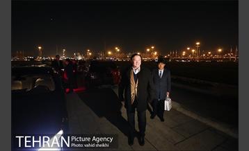 اکران تصاویری بر برج آزادی تهران برای همدردی با ملت چین 1