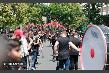 عزاداری ظهر عاشورا در تهران