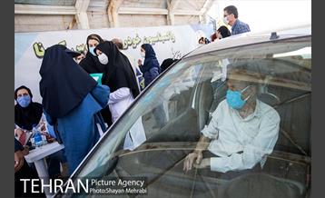 بزرگترین مرکز واکسیناسیون خودرویی کرونا در تهران 57