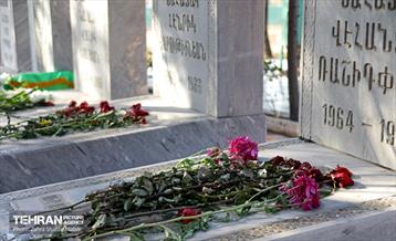 آیین غبارروبی و عطر افشانی مزار ۱۱۴ شهید مسیحی در منطقه ۱۵ 12