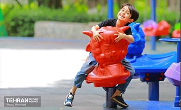 زمین بازی‌ بوستان لاله تهران 15