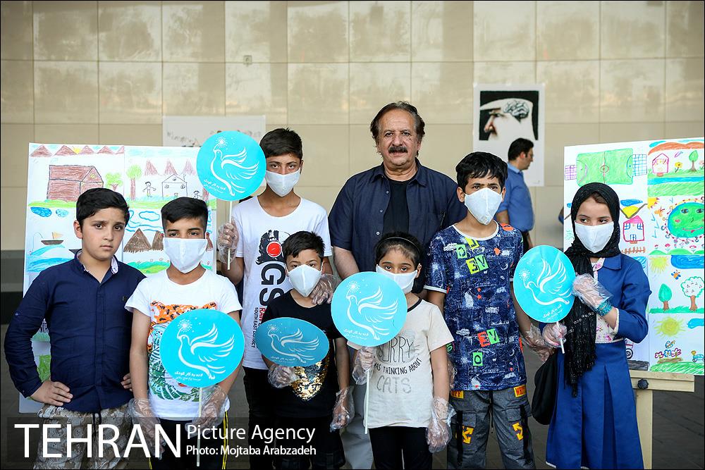 نمایشگاه کاریکاتور عروسک خدا 24