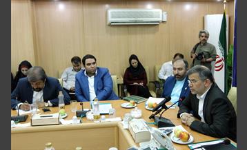 نشست صمیمی معاون اجتماعی و فرهنگی شهرداری تهران با اصحاب رسانه 9