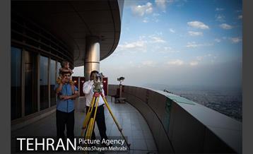 استهلال هلال ماه شوال از فراز برج میلاد تهران 18