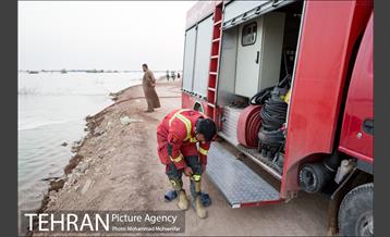 عملیات تخلیه آب از شهرک پیام اهواز 16