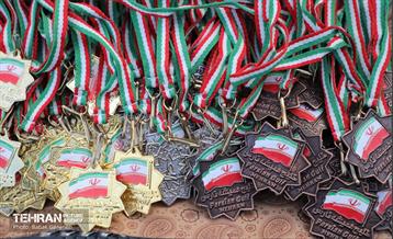 اختتامیه مسابقات ورزشی قهرمانان در منطقه 13 14