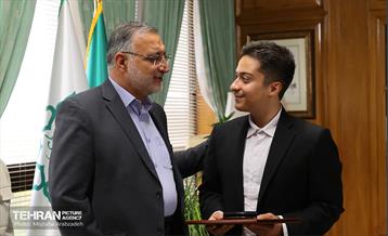 تقدیر از رتبه دوم کنکور 13