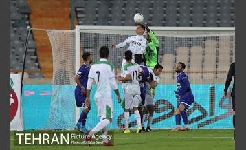 دیدار تیم‌های فوتبال استقلال و آلومینیوم اراک  21