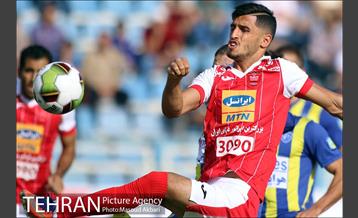 دیدار تیم‌های فوتبال گسترش فولاد و پرسپولیس 9