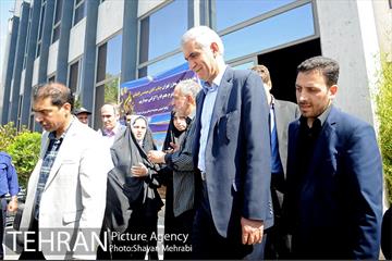 بازدید شهردار تهران از ساختمان کلاه فرنگی، دانشگاه تربیت معلم خوارزمی و تابلو نقش رستم ورزشگاه شیرودی به مناسبت روز تهران 20