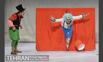 نمایش «مخ پریشون های شلم‎» 13