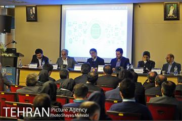 پنل اینترنت اشیا با حضور مهندس فرجود در هفتمین همایش سالانه بانکداری الکترونیک و نظام های پرداخت 31