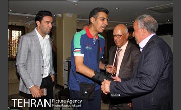 خداحافظی جواد نکونام از فوتبال 8