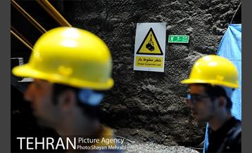 ورود دستگاه تمام مکانیزه(TBM) به ایستگاه مترو شهدا 38