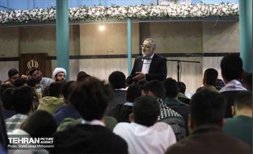 نشست صمیمانه شهردار تهران با دانش آموزان بسیجی سراسر کشور 28