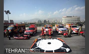 بازدید دکتر نجفی از مانور نیروهای آتش نشانی 33