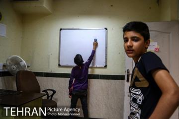 نواختن زنگ مدرسه کودکان کار مرکز پرتو توسط هانیه توسلی 2