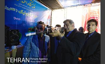 بازدید شهردار از نمایشگاه بزرگ دستاوردهای دفاعی جمهوری اسلامی و نمایشگاه سازندگی ،محرومیت زدایی و خدمات رسانی 20