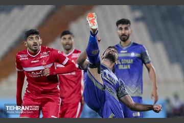 دیدار تیم های فوتبال پرسپولیس و گل گهر سیرجان 10