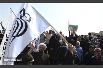 راهپیمایی نمازگزاران نماز جمعه تهران در اعتراض به حوادث اخیر