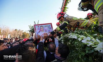 تشییع پیکر شهید آتش‌نشان «قریب رضا دارابی» -1 23