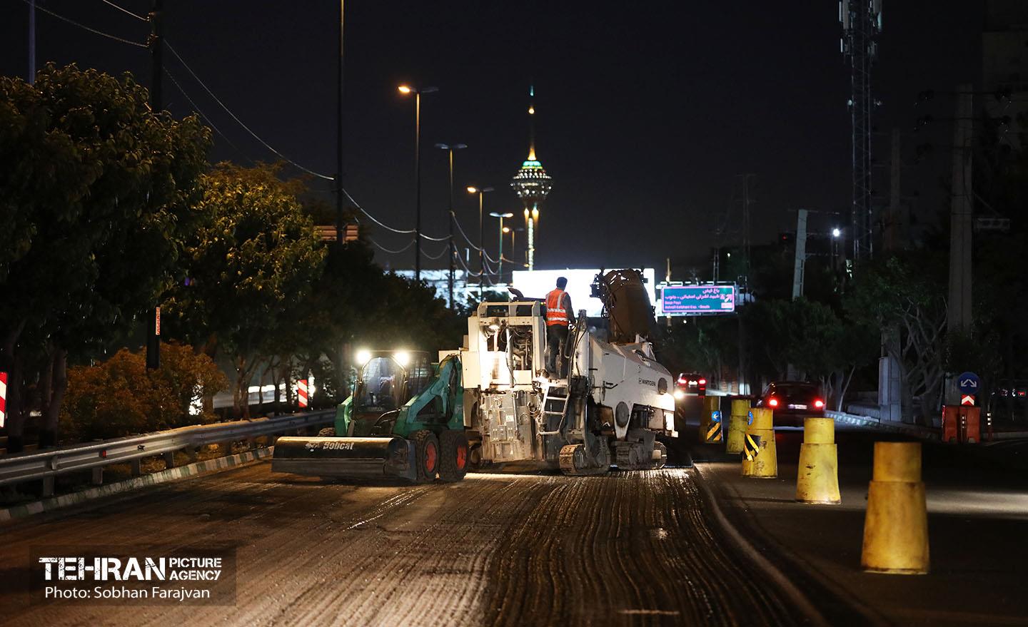 عملیات آسفالت‌ریزی در پایتخت 2