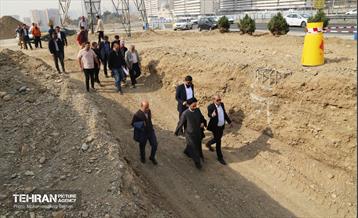 بازدید عضو شورای شهر از پروژه‌های منطقه ۲۲ 13