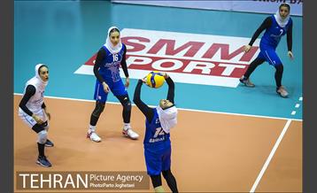 دیدار تیم‌های والیبال شهرداری قزوین و سروقامتان بابل 14