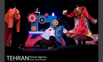 نمایش «شب اسرارآمیز»‎ 10