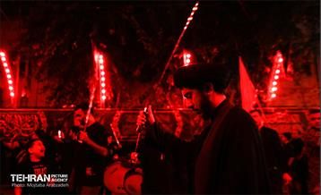 رژه‌ی شاه حسین گویان مکتب تشیع 3