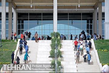 دومین روز از بیست و نهمین نمایشگاه بین المللی کتاب تهران 34