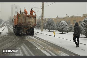 عملیات برف‌روبی در منطقه 2 14