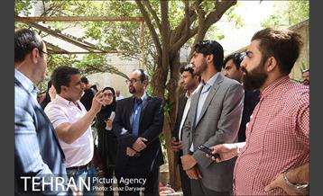 بازدید اعضا شورای شهر از خانه فروغ  8