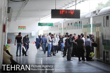 سرویس رسانی مجدد مترو خط 5 در روزهای جمعه 51