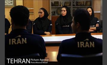 بدرقه دکتر داورزنى از تیم ملى والیبال بانوان  9