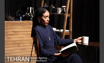 نمایش سنگ ها برای آنتیگون 1