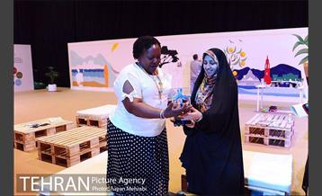 دیدار زهرا بهروزآذر مدیرکل امور بانوان شهرداری تهران با آنجلا مواى  13